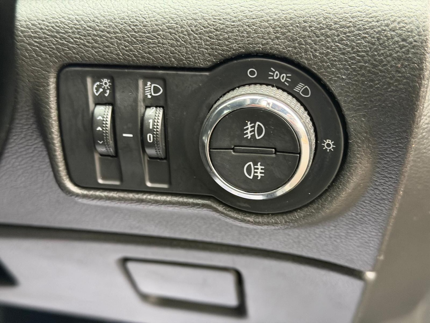 Used Vauxhall Astra 2013 for sale - 77331837: Photo 24