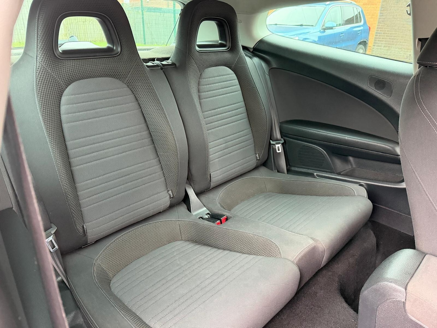 Used Volkswagen Scirocco 2010 for sale - 77331845: Photo 16