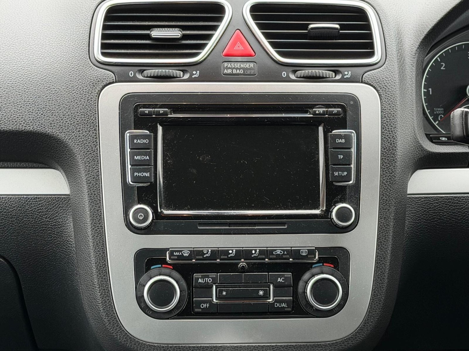 Used Volkswagen Scirocco 2010 for sale - 77331845: Photo 28