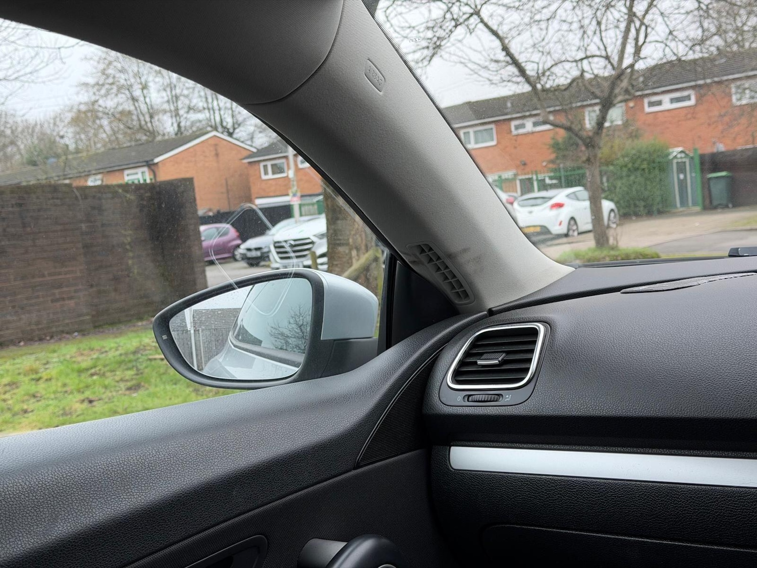 Used Volkswagen Scirocco 2010 for sale - 77331845: Photo 34