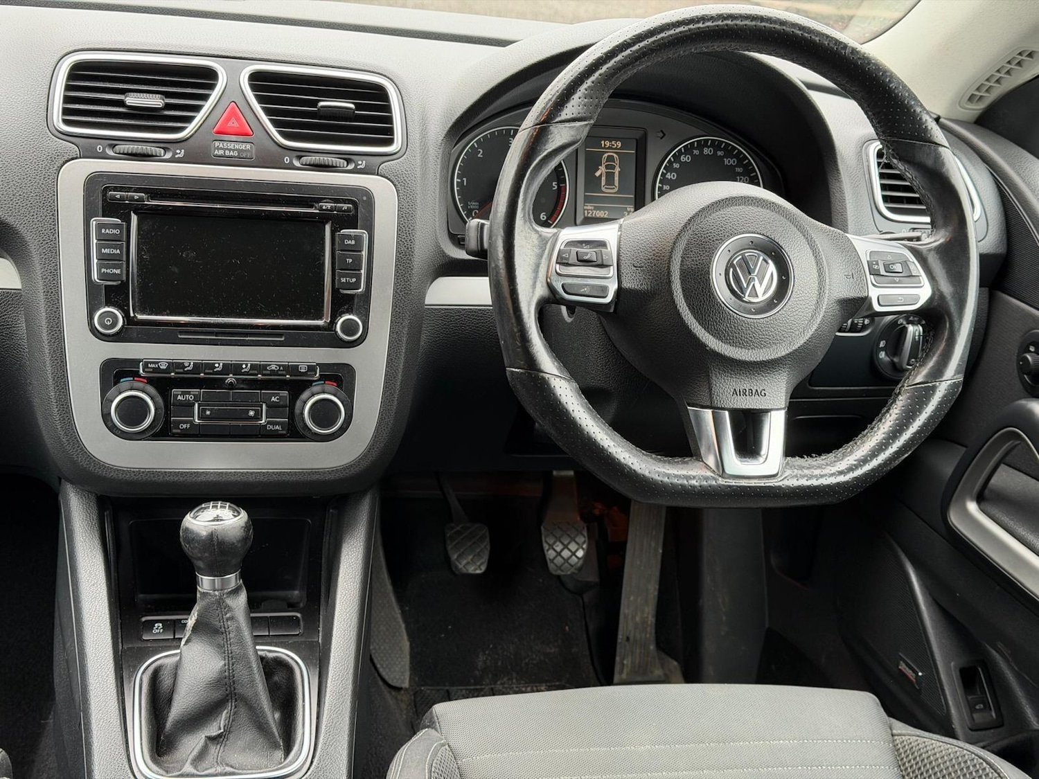 Used Volkswagen Scirocco 2010 for sale - 77331845: Photo 35