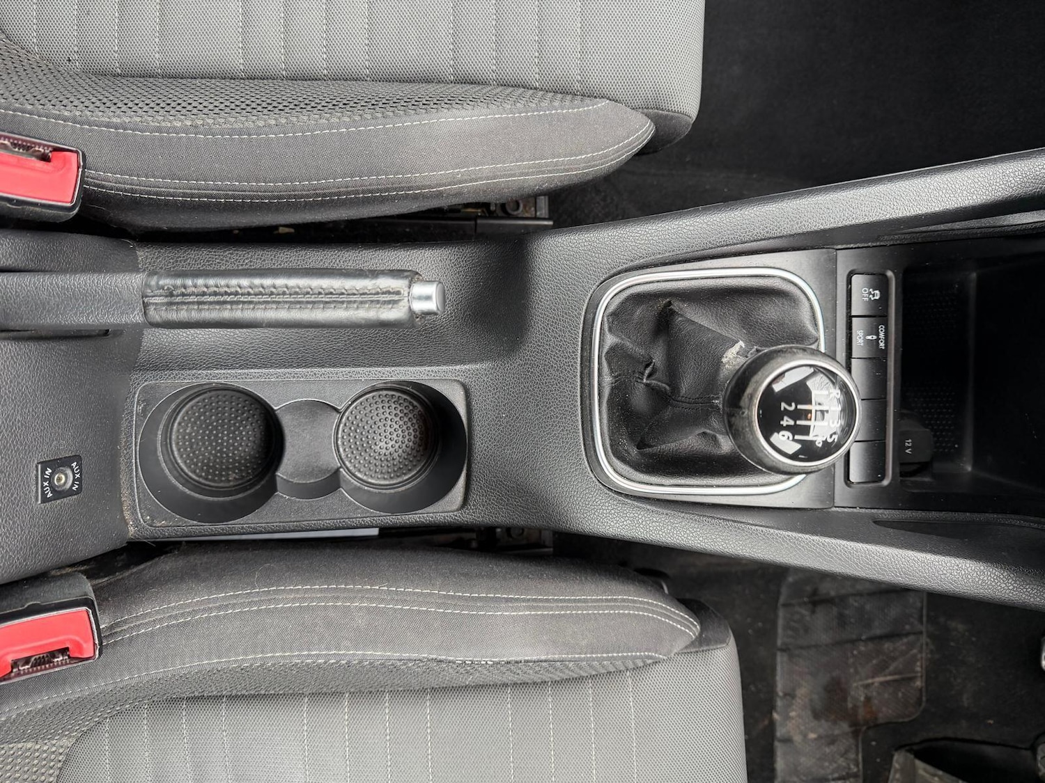 Used Volkswagen Scirocco 2010 for sale - 77331845: Photo 36