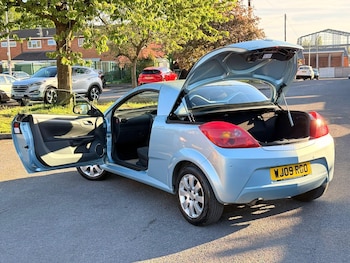 Used Vauxhall Tigra 2009 for sale - 79521104: Photo