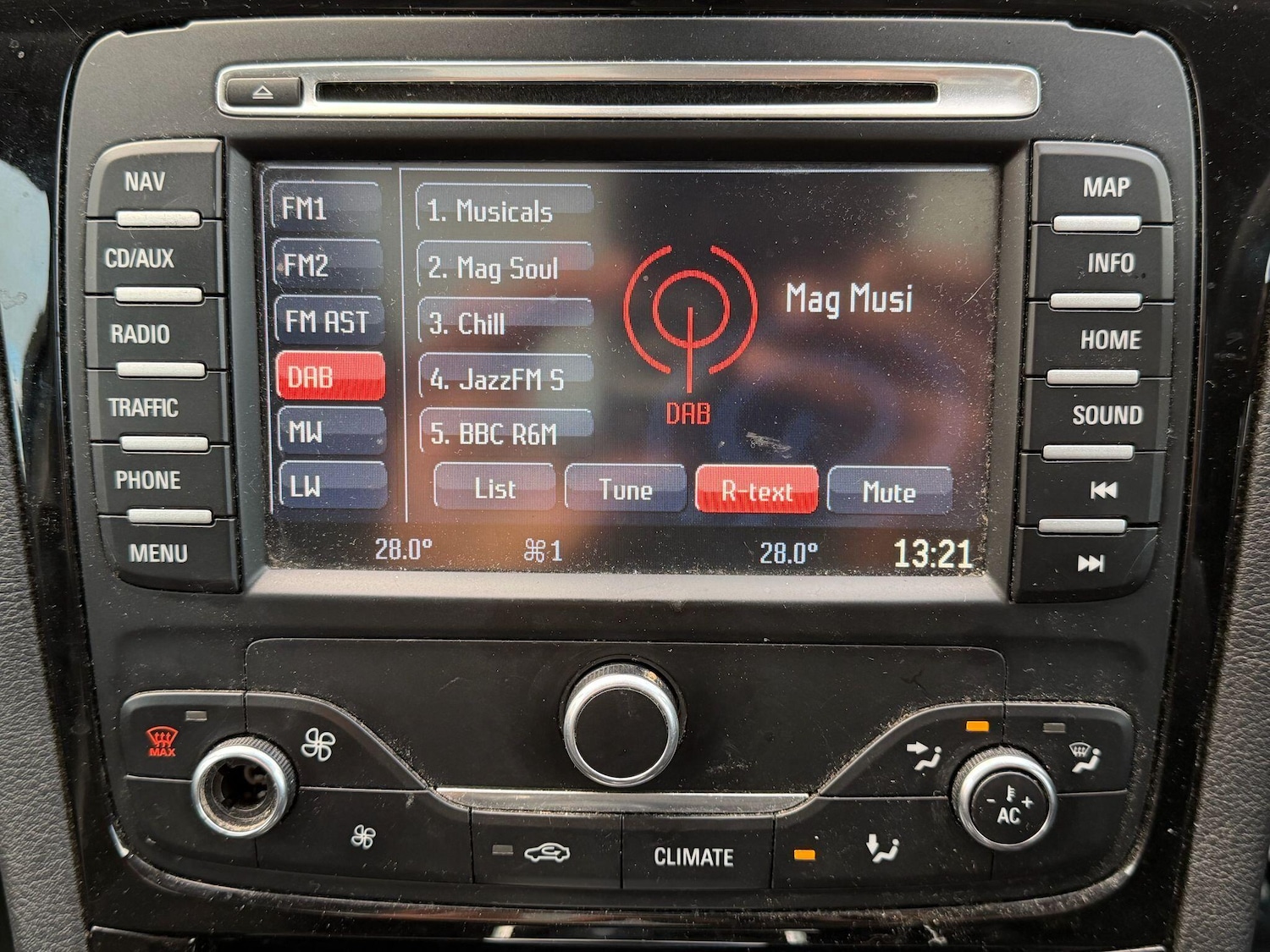 Used Ford S-Max 2013 for sale - 77120251: Photo 18