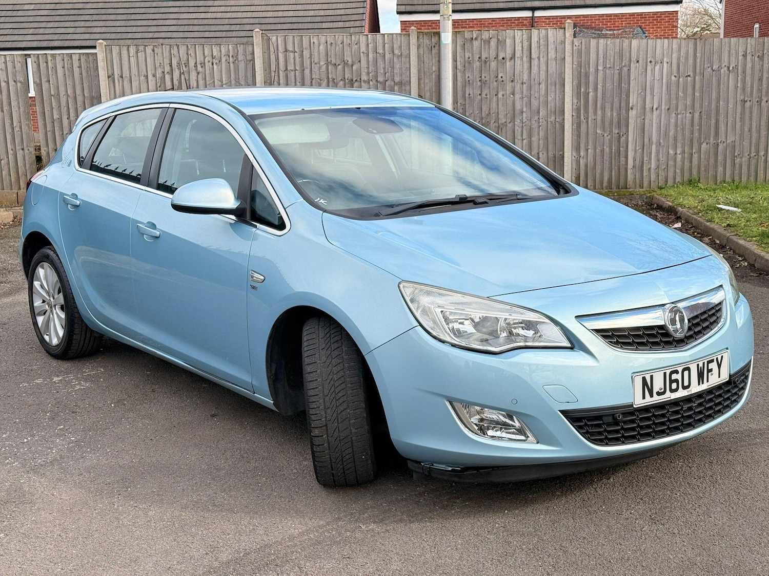 Used Vauxhall Astra 2010 for sale - 77839916: Photo 2