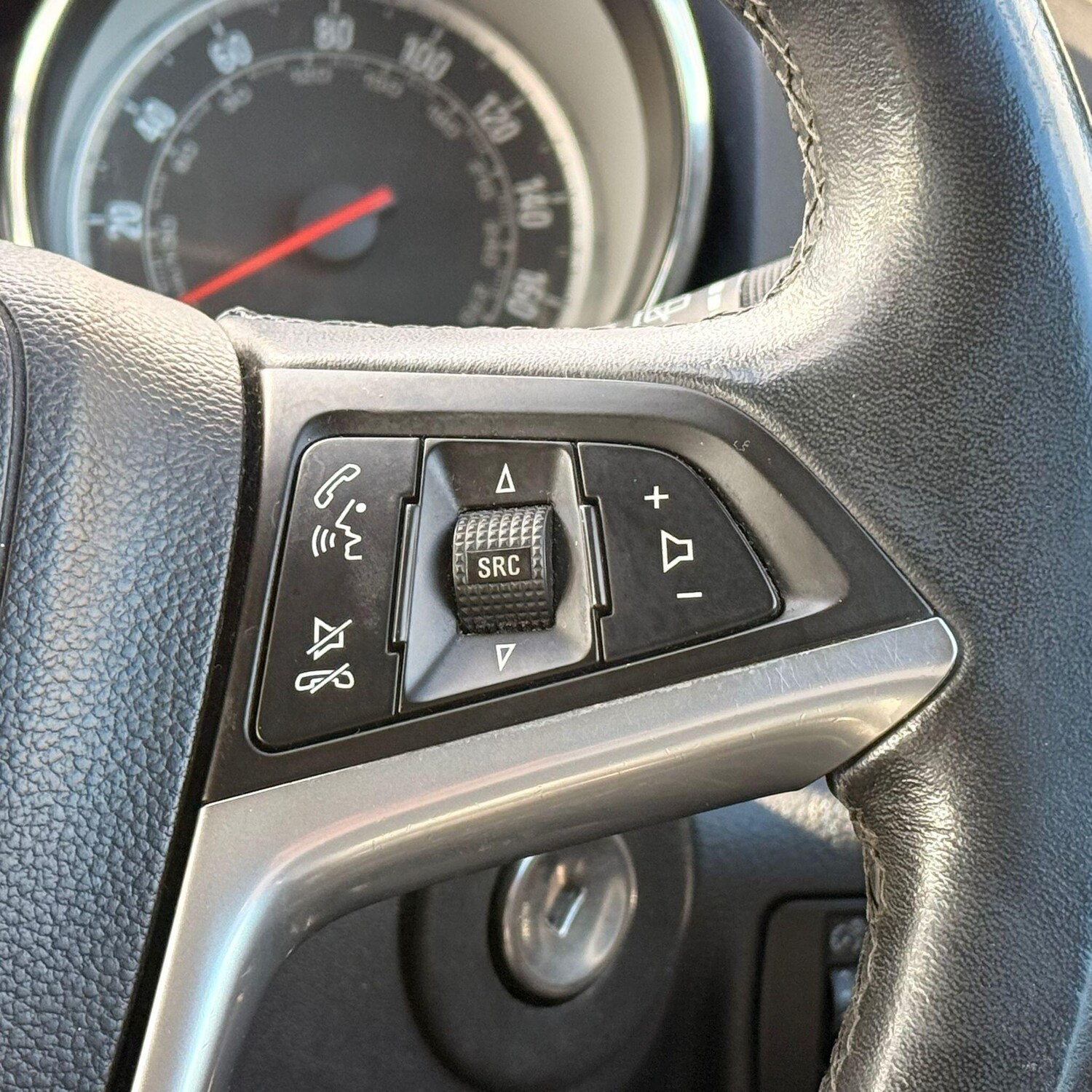 Used Vauxhall Astra 2010 for sale - 77839916: Photo 33