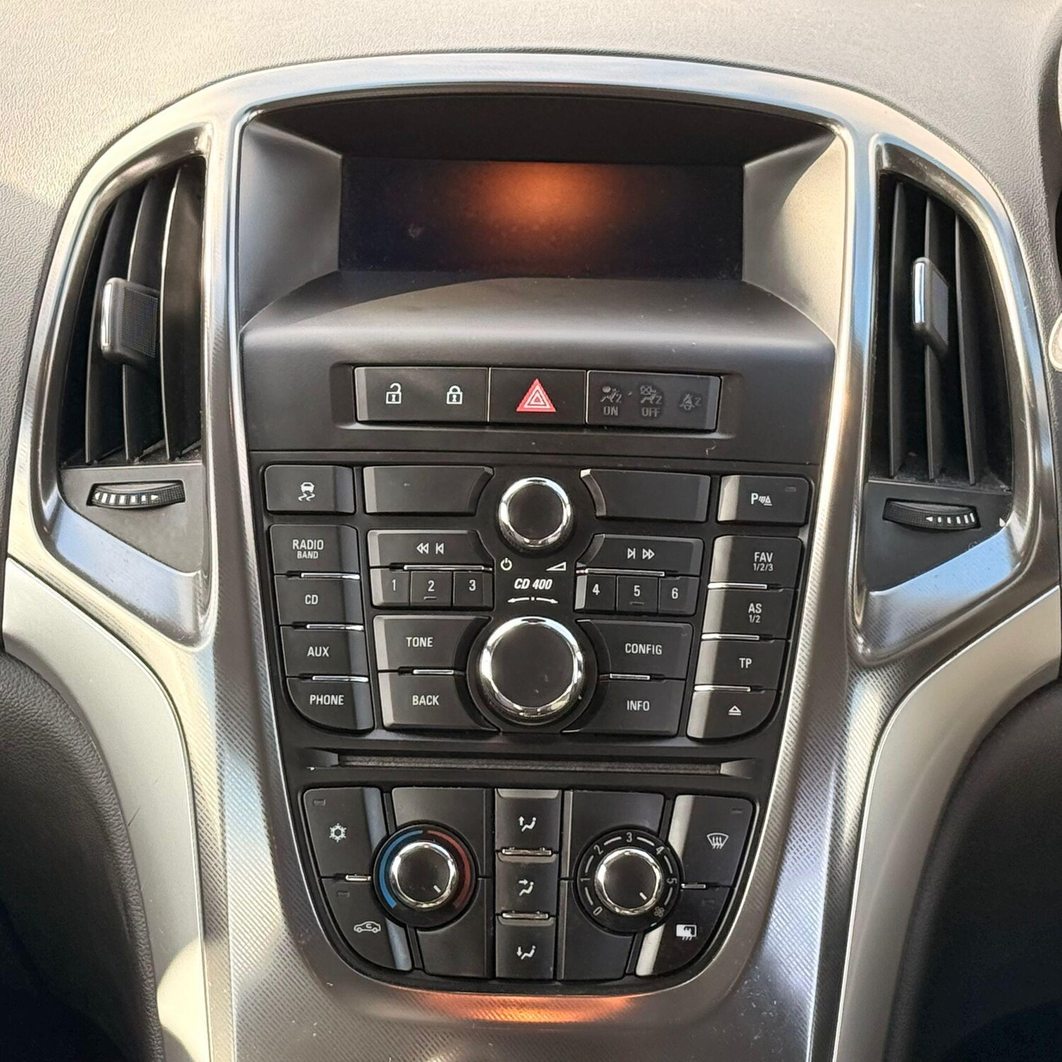 Used Vauxhall Astra 2010 for sale - 77839916: Photo 43