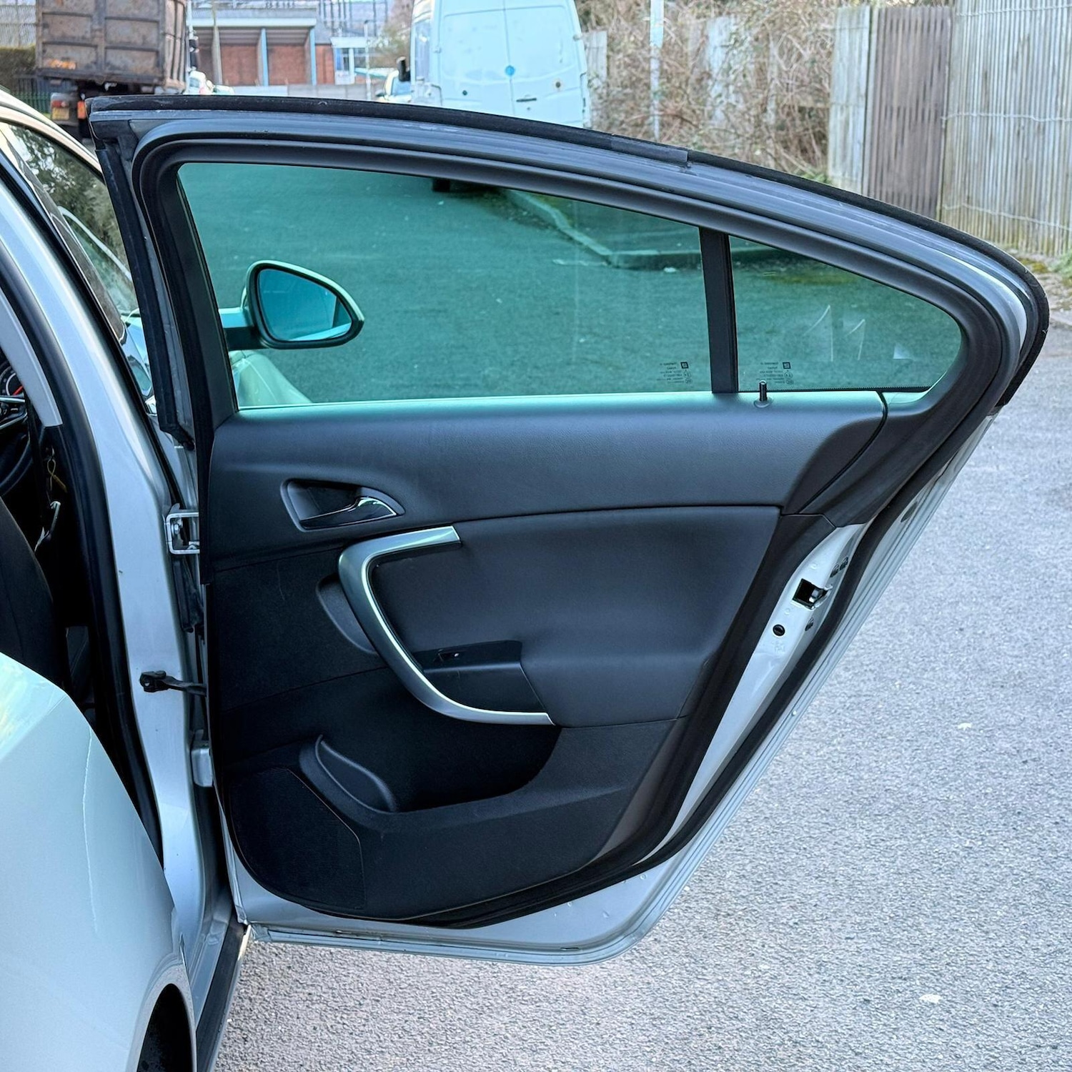 Used Vauxhall Insignia 2015 for sale - 77893007: Photo 32