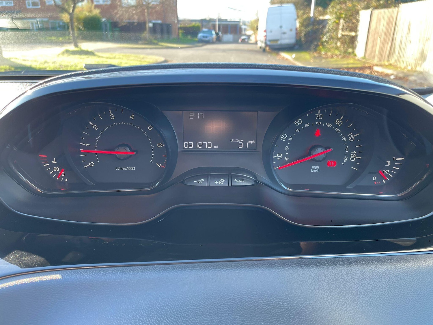 Used Peugeot 208 2014 for sale - 76646000: Photo 10