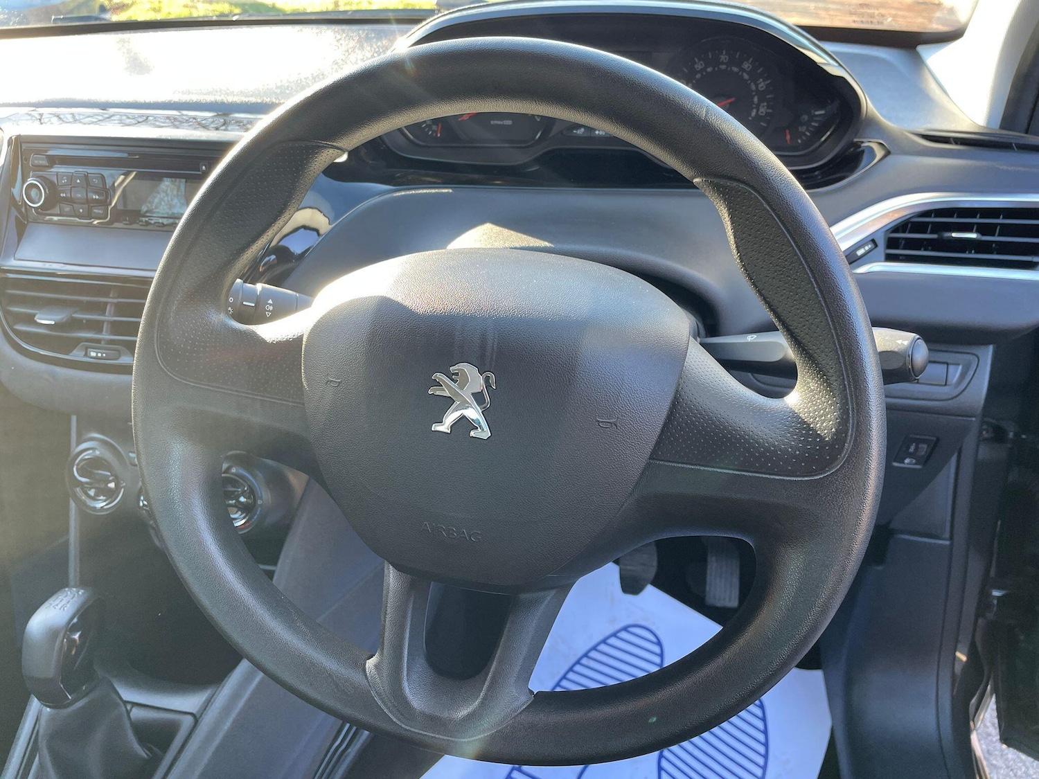 Used Peugeot 208 2014 for sale - 76646000: Photo 11