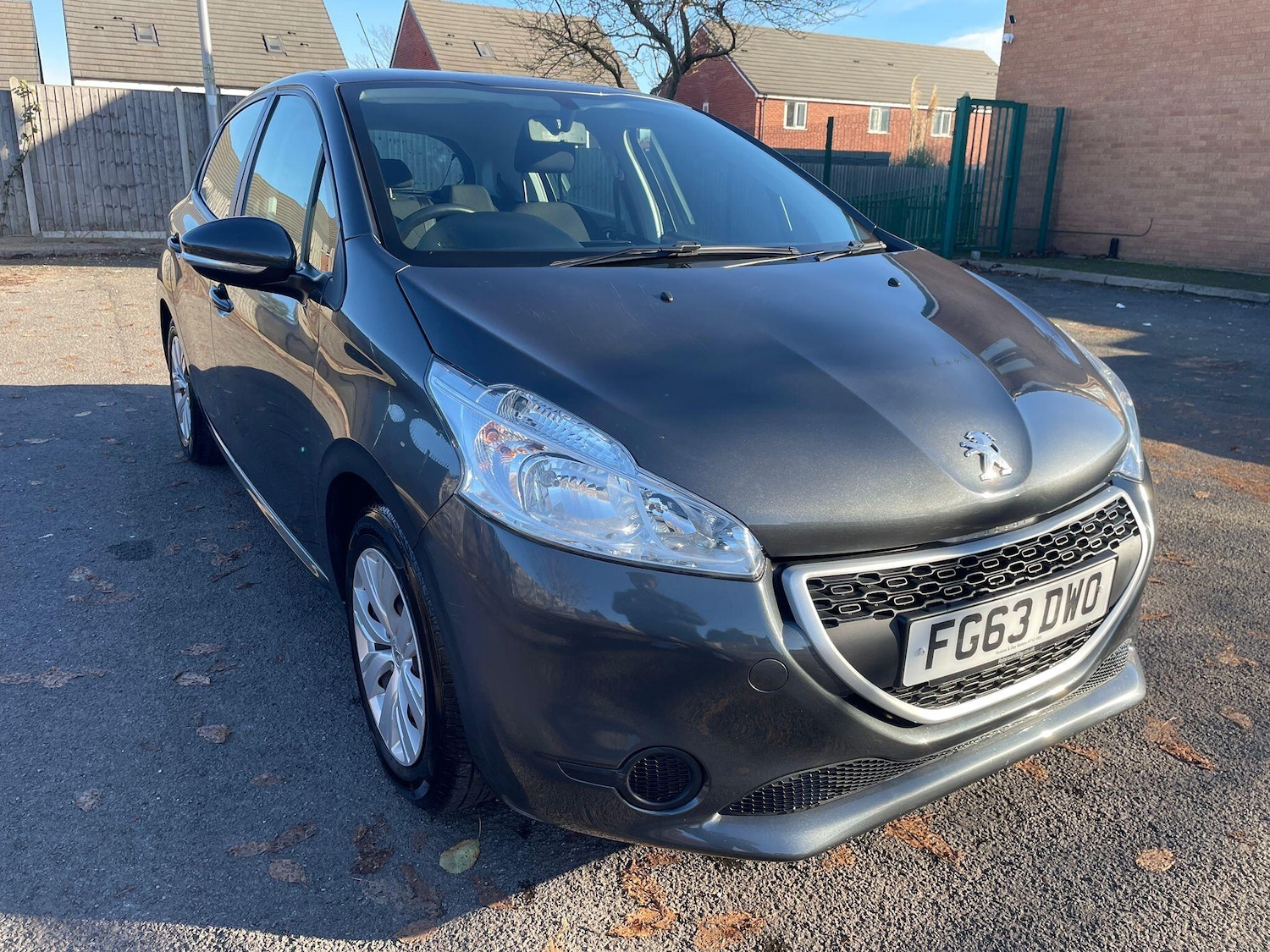 Used Peugeot 208 2014 for sale - 76646000: Photo 6