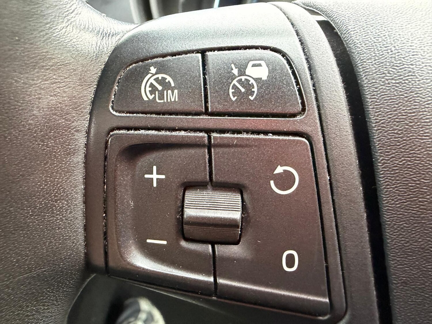 Used Volvo V40 for sale - 77559249: Photo 22