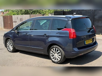 Used Peugeot 5008 2015 for sale - 79034443: Photo