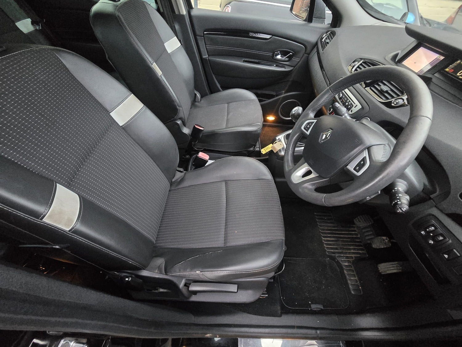 Used Renault Scenic 2012 for sale - 76485329: Photo 17