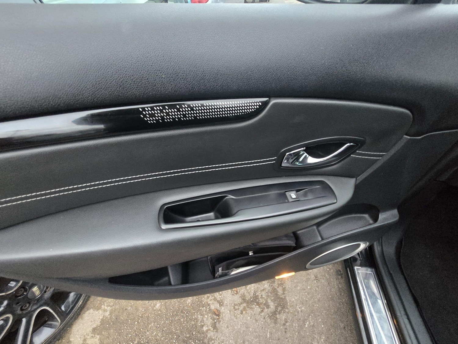 Used Renault Scenic 2012 for sale - 76485329: Photo 23