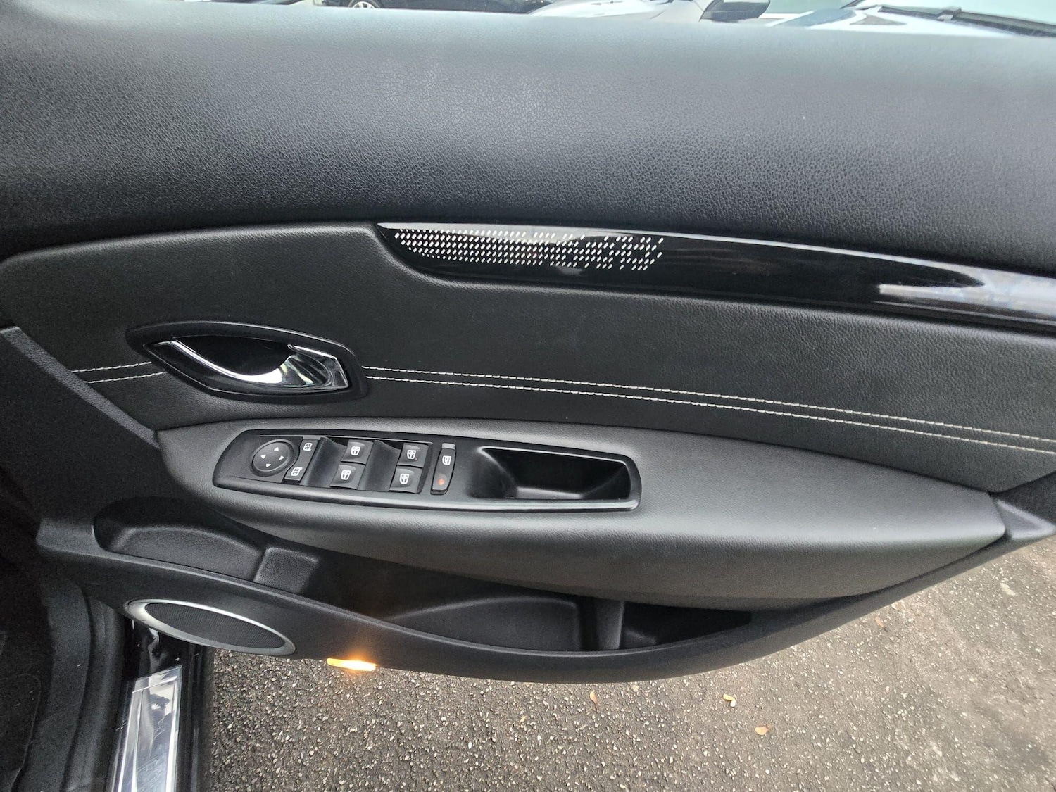 Used Renault Scenic 2012 for sale - 76485329: Photo 25