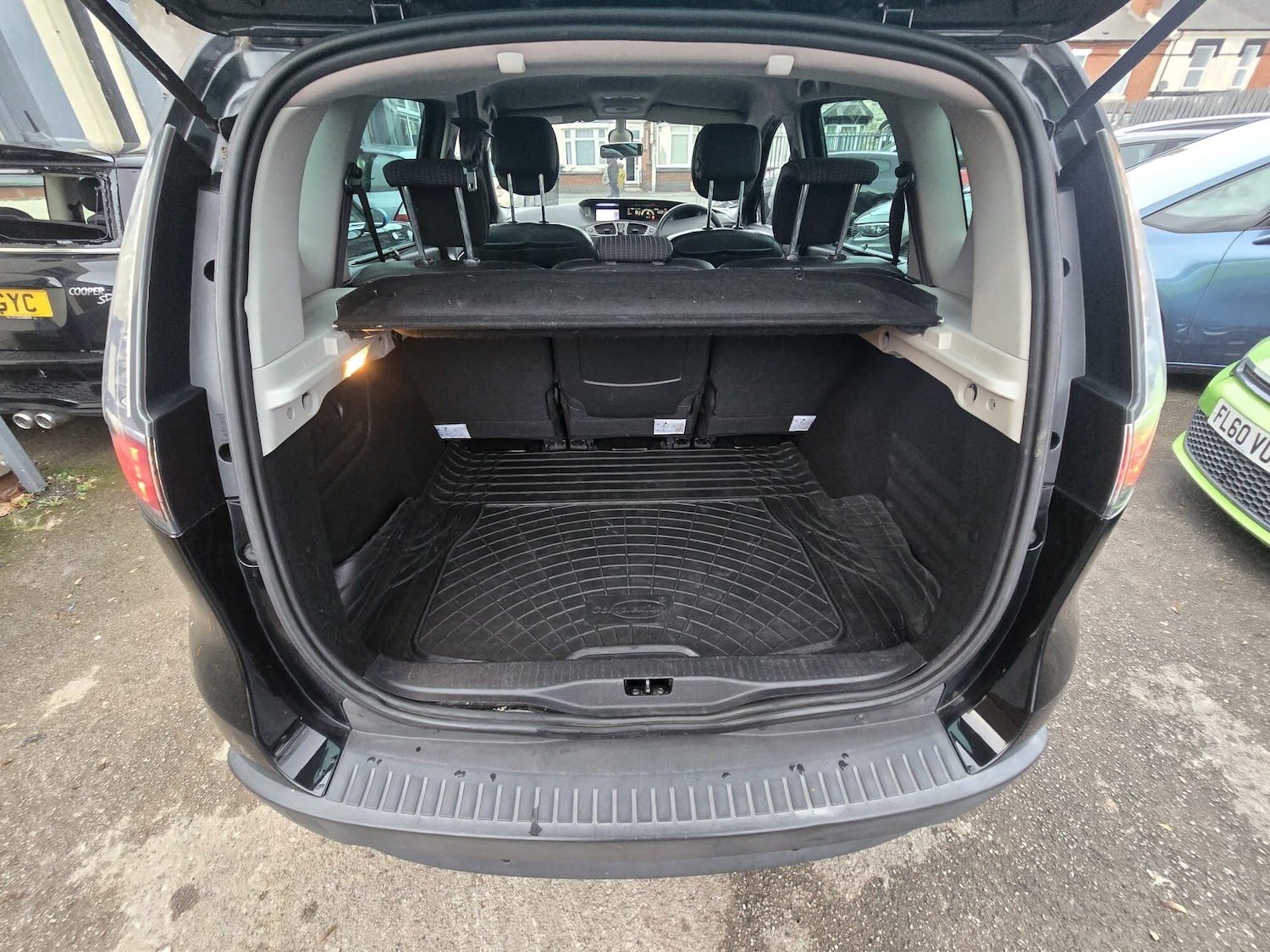 Used Renault Scenic 2012 for sale - 76485329: Photo 28