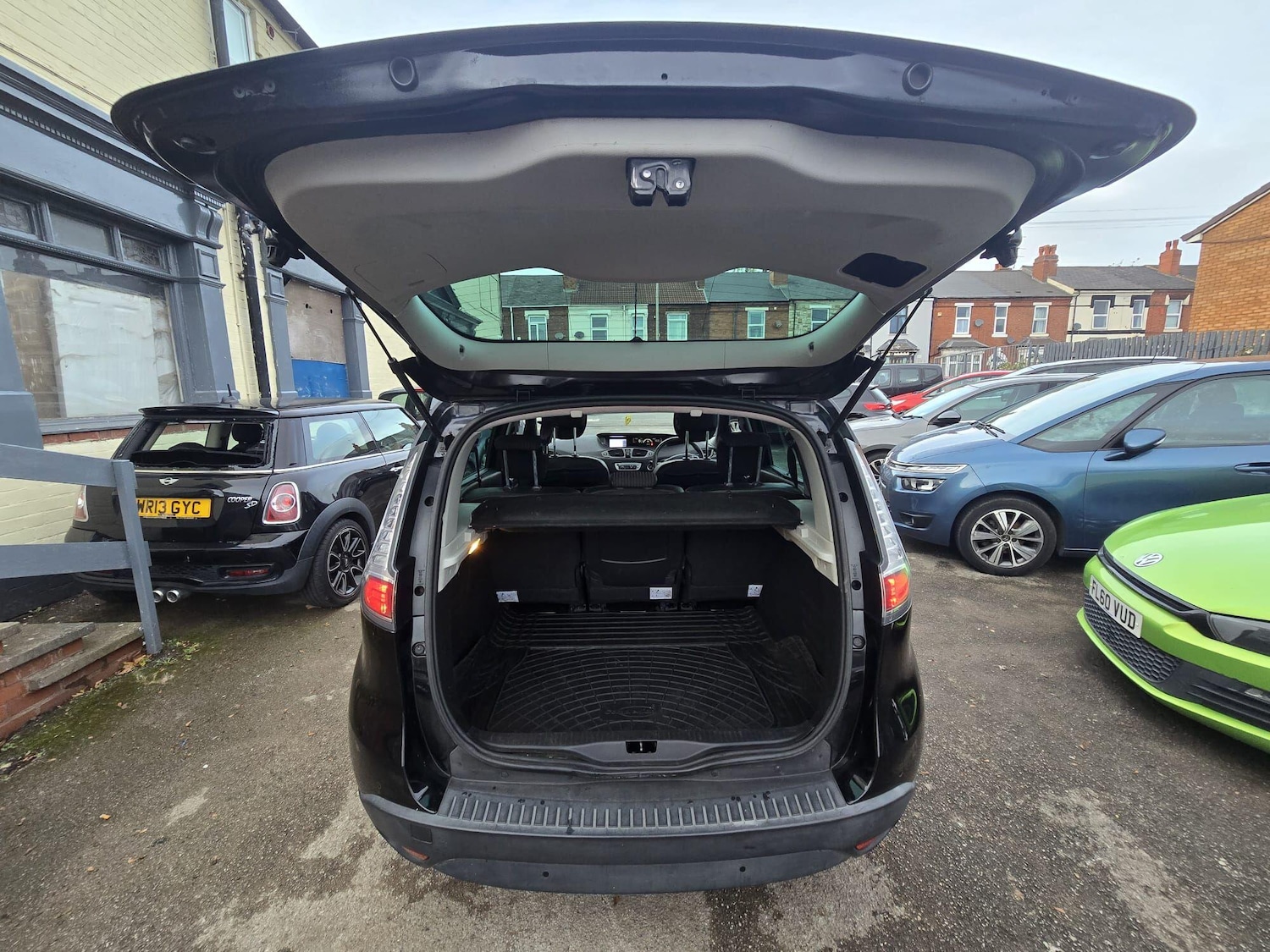 Used Renault Scenic 2012 for sale - 76485329: Photo 29