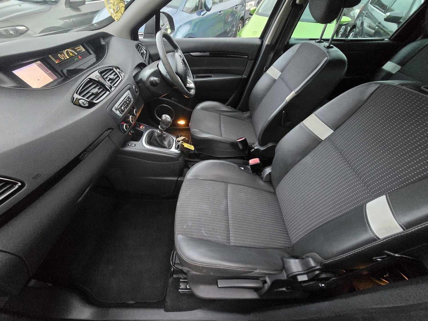 Used Renault Scenic 2012 for sale - 76485329: Photo 32