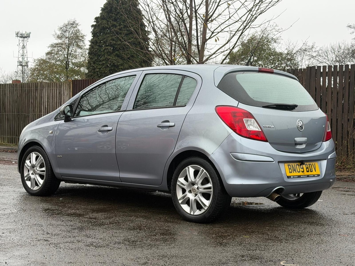 Used Vauxhall Corsa 2009 for sale - 77331232: Photo 4