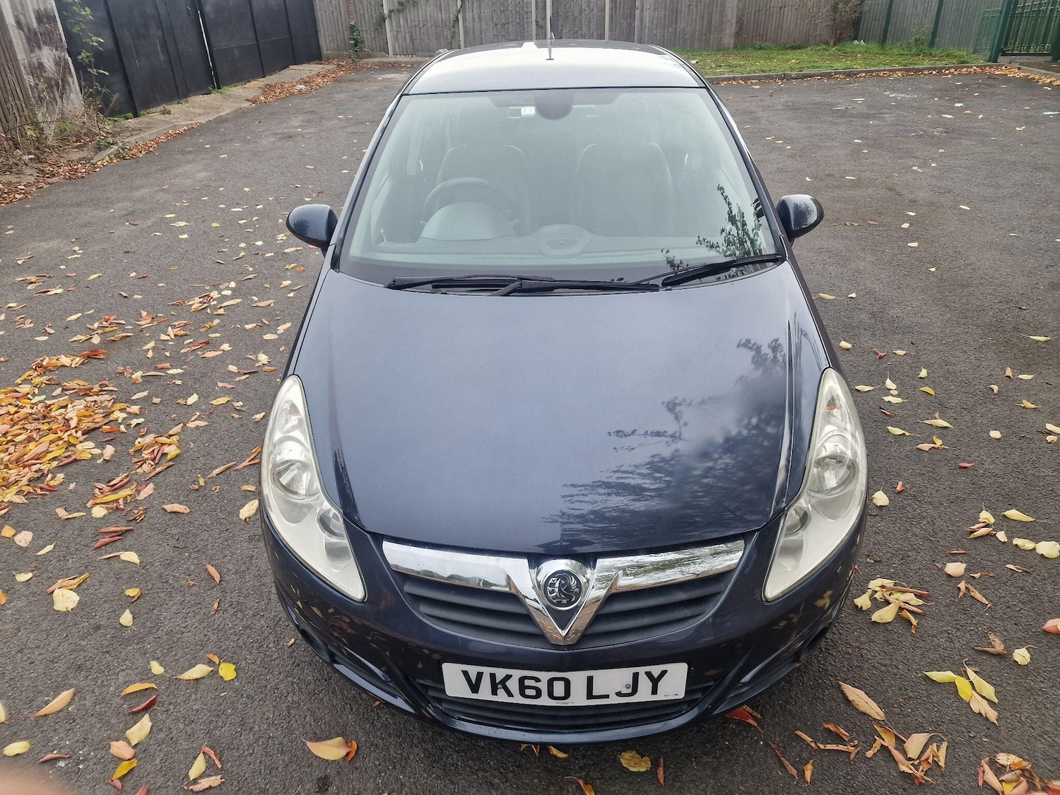 Used Vauxhall Corsa 2010 for sale - 76318223: Photo 2