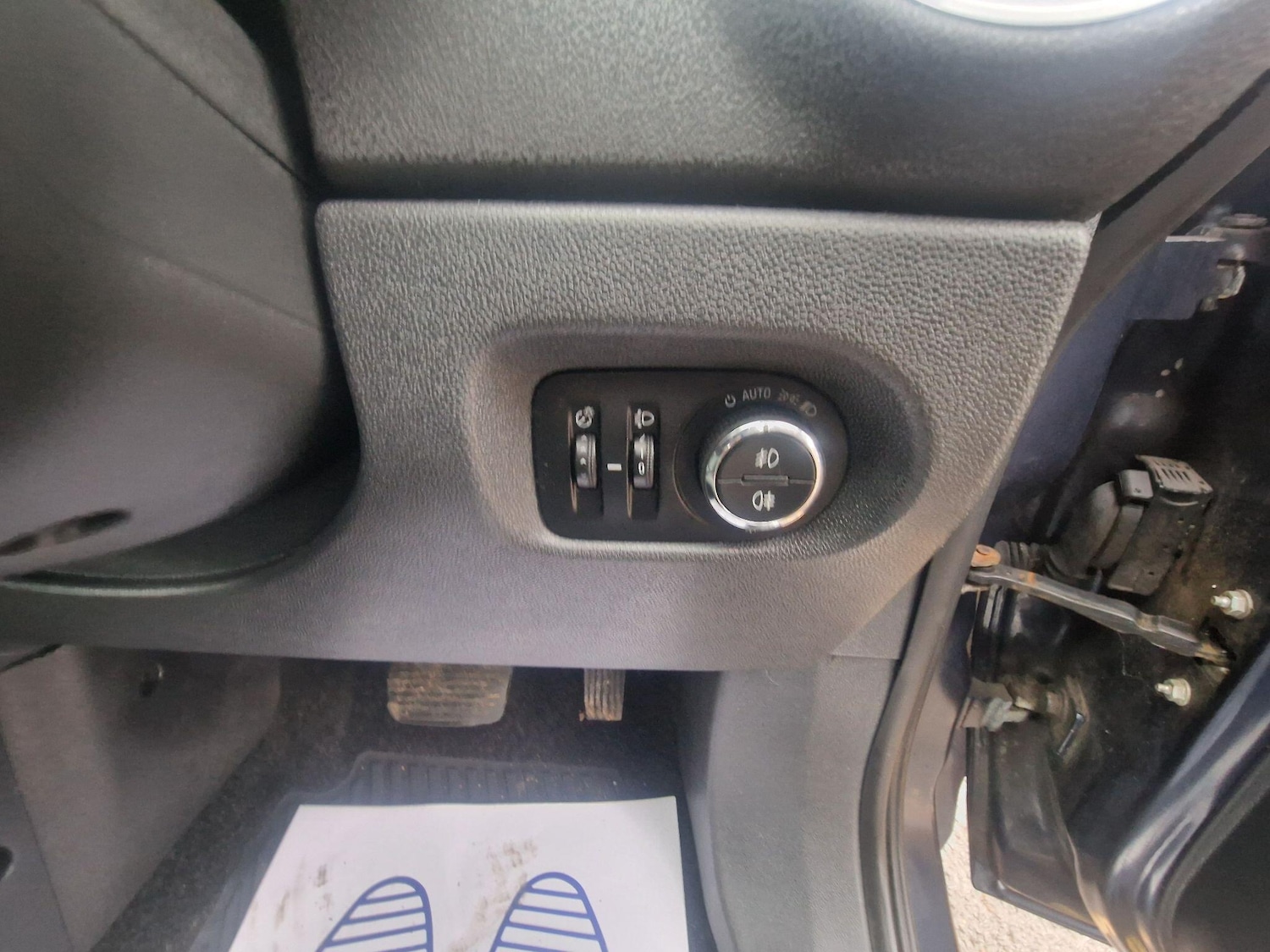Used Vauxhall Corsa 2010 for sale - 76318223: Photo 33