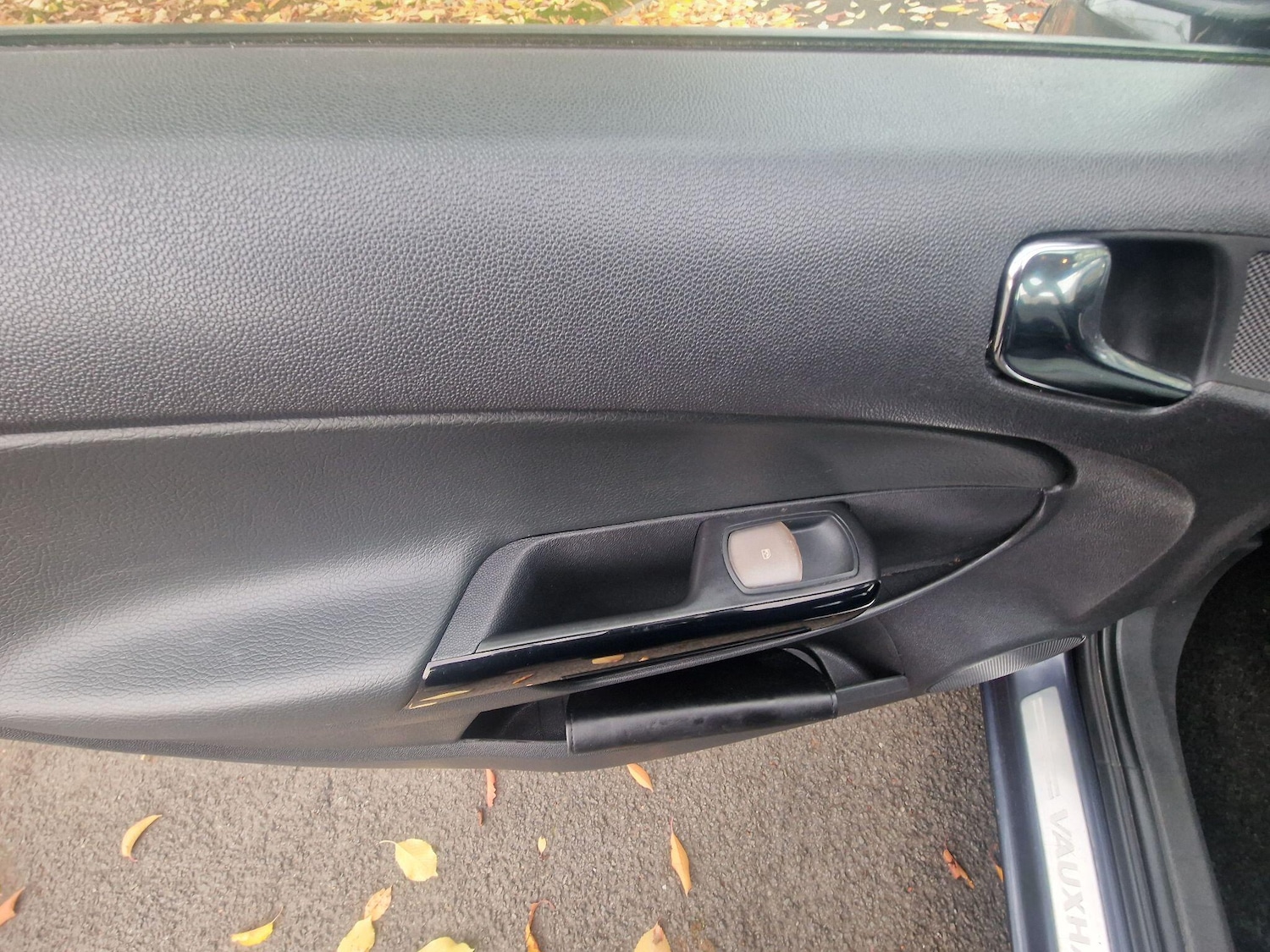 Used Vauxhall Corsa 2010 for sale - 76318223: Photo 36