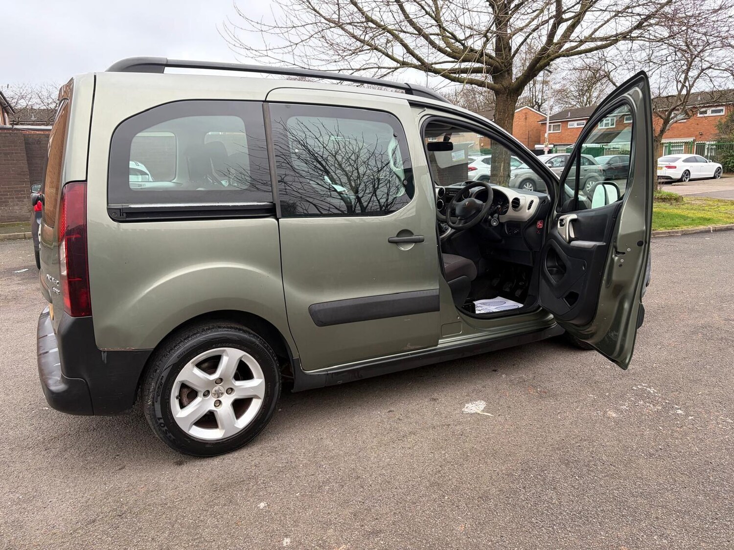 Used Peugeot Partner Tepee 2012 for sale - 77645863: Photo 11