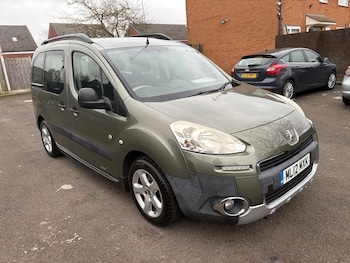 Used Peugeot Partner Tepee 2012 for sale - 77645863: Photo