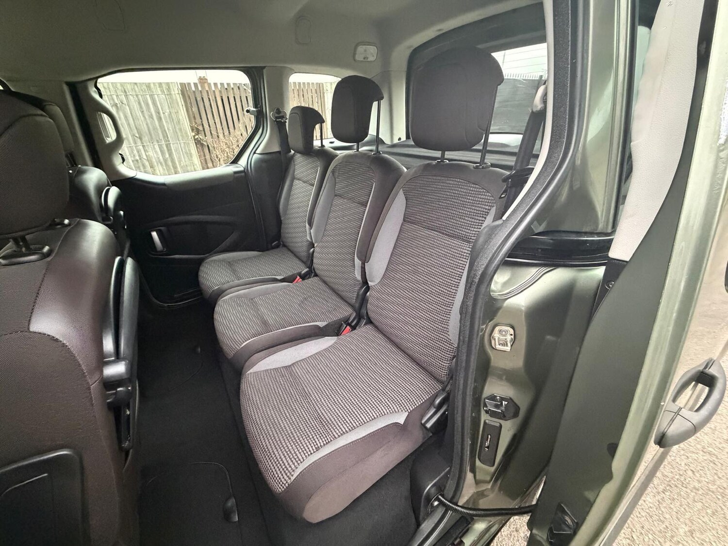 Used Peugeot Partner Tepee 2012 for sale - 77645863: Photo 25