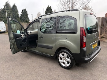 Used Peugeot Partner Tepee 2012 for sale - 77645863: Photo