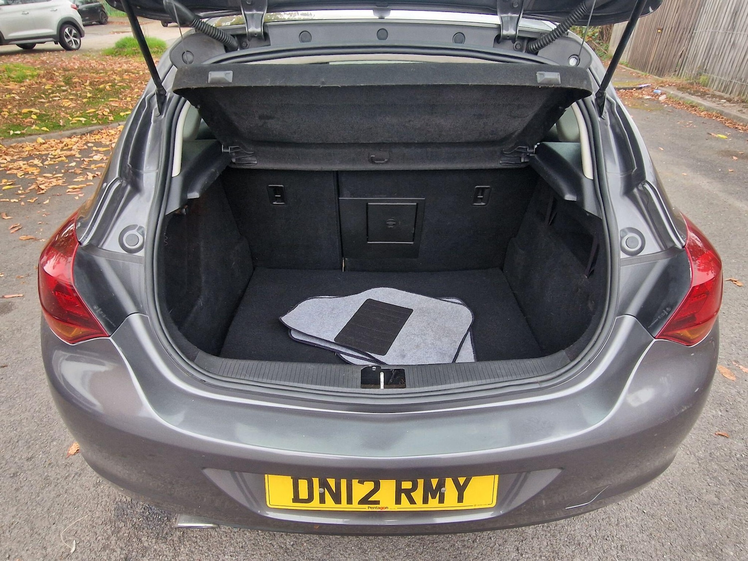 Used Vauxhall Astra 2012 for sale - 76307076: Photo 29