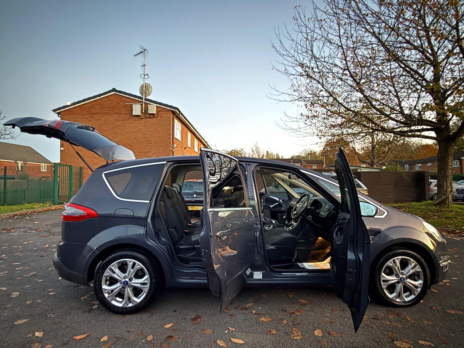 Used Ford S-Max 2011 for sale - 76446602: Photo 18