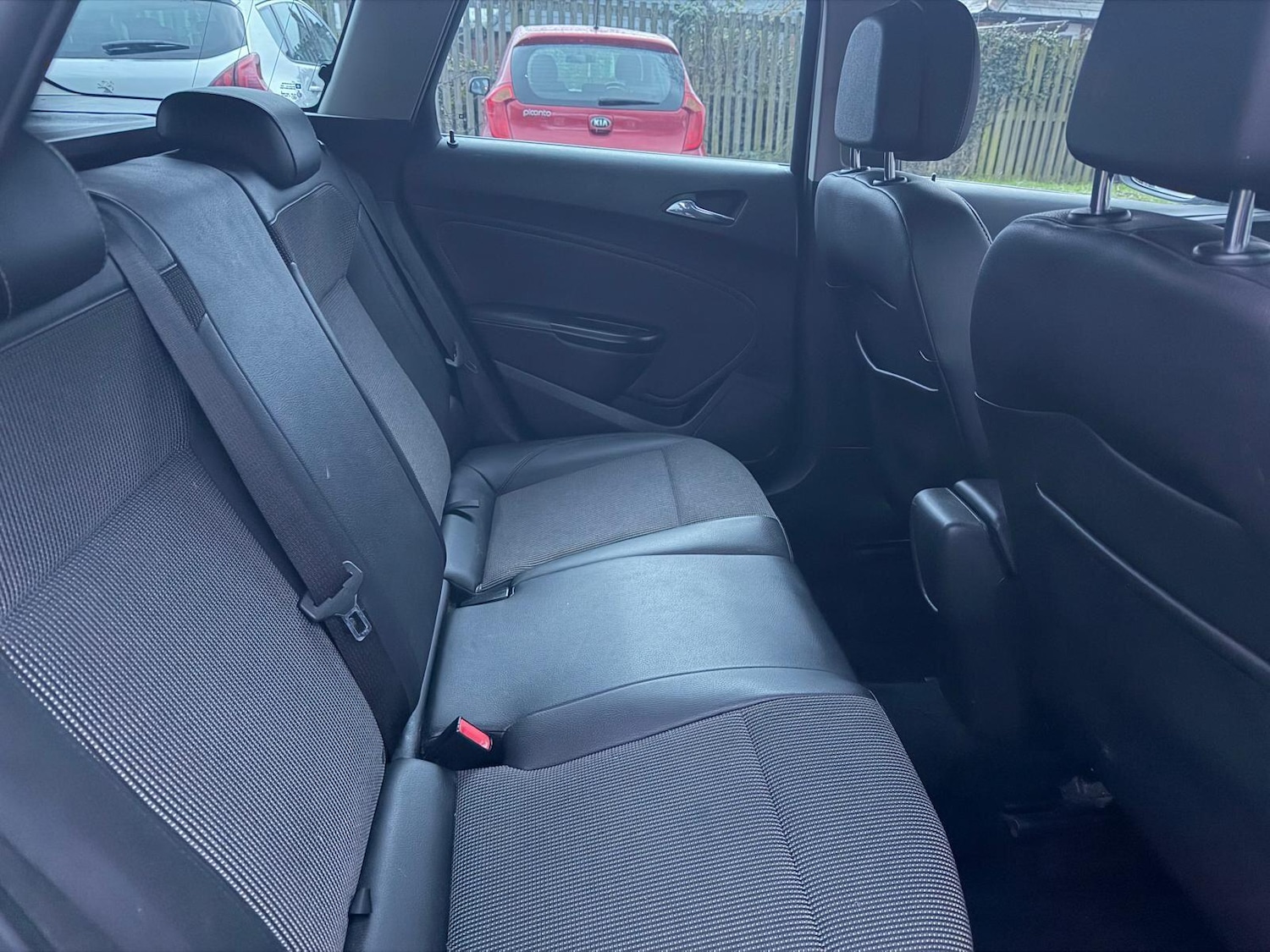 Used Vauxhall Astra 2013 for sale - 77321105: Photo 16