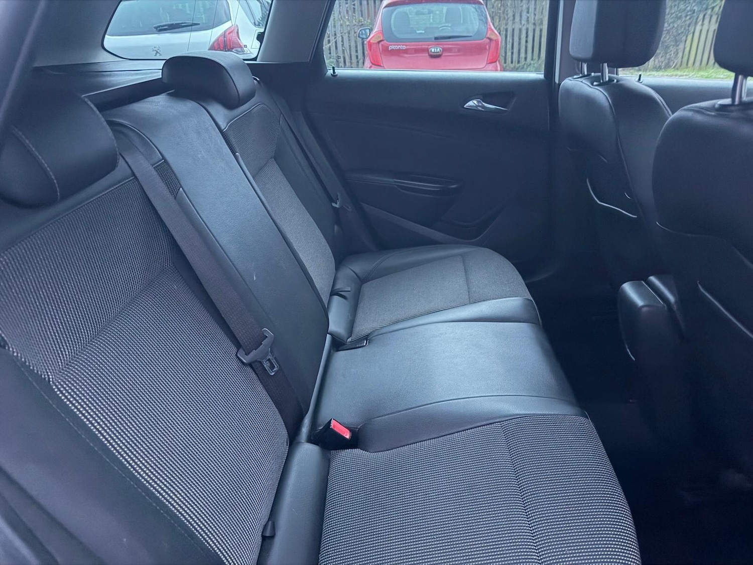 Used Vauxhall Astra 2013 for sale - 77321105: Photo 17