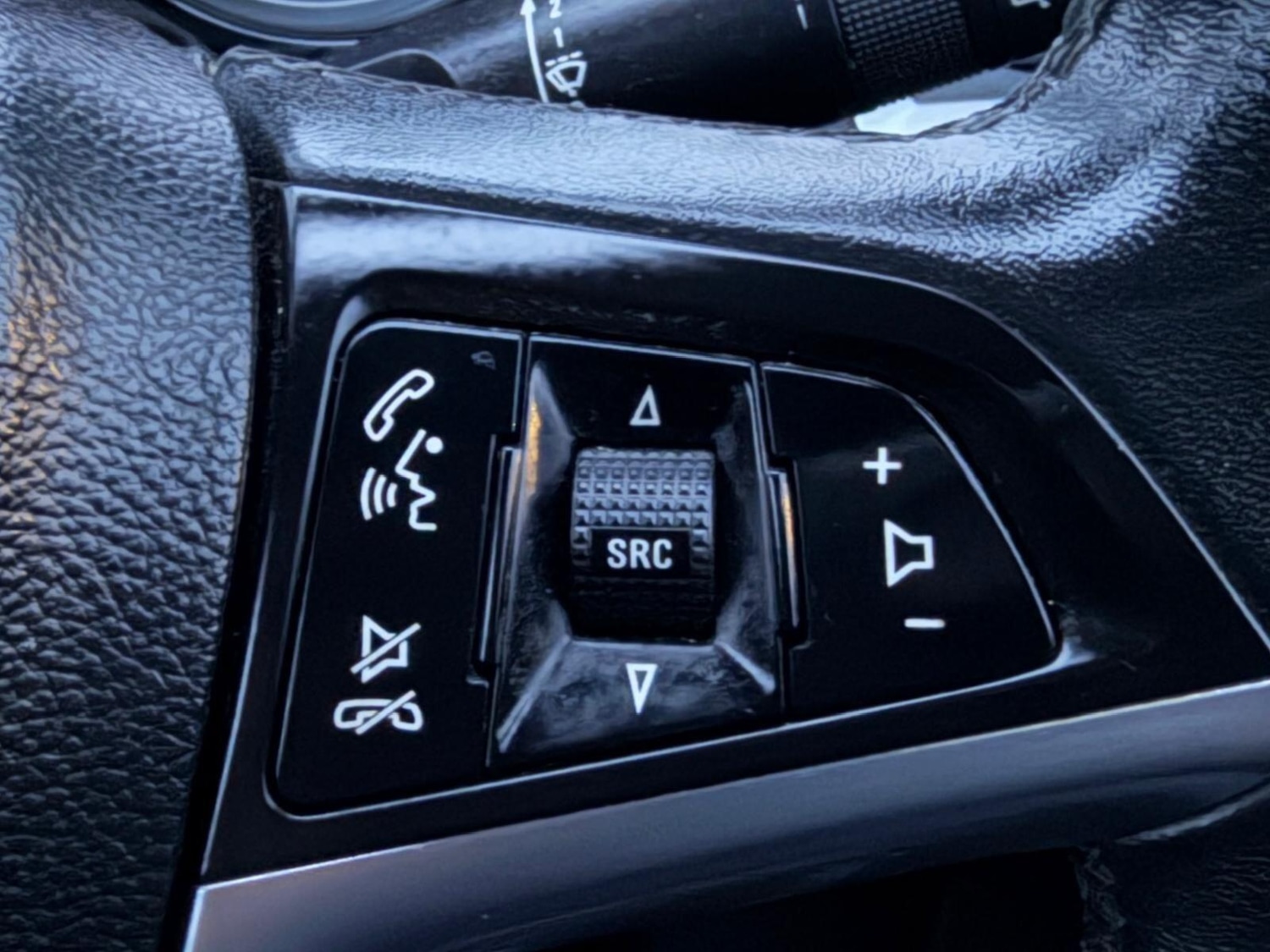 Used Vauxhall Astra 2013 for sale - 77321105: Photo 22