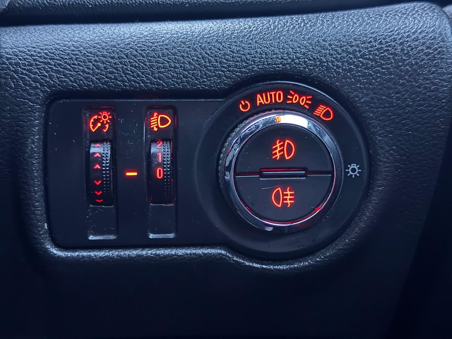 Used Vauxhall Astra 2013 for sale - 77321105: Photo 23