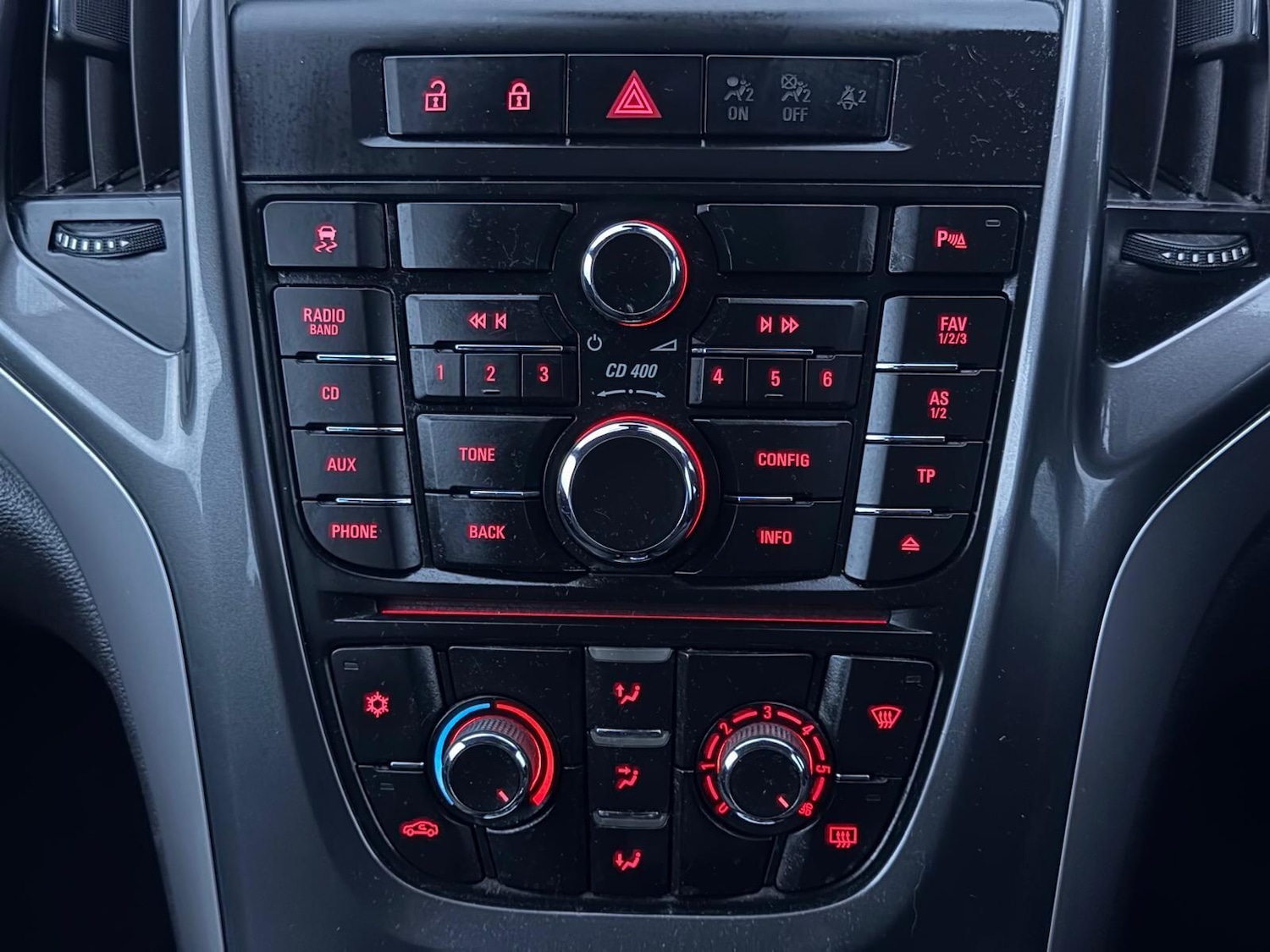 Used Vauxhall Astra 2013 for sale - 77321105: Photo 34