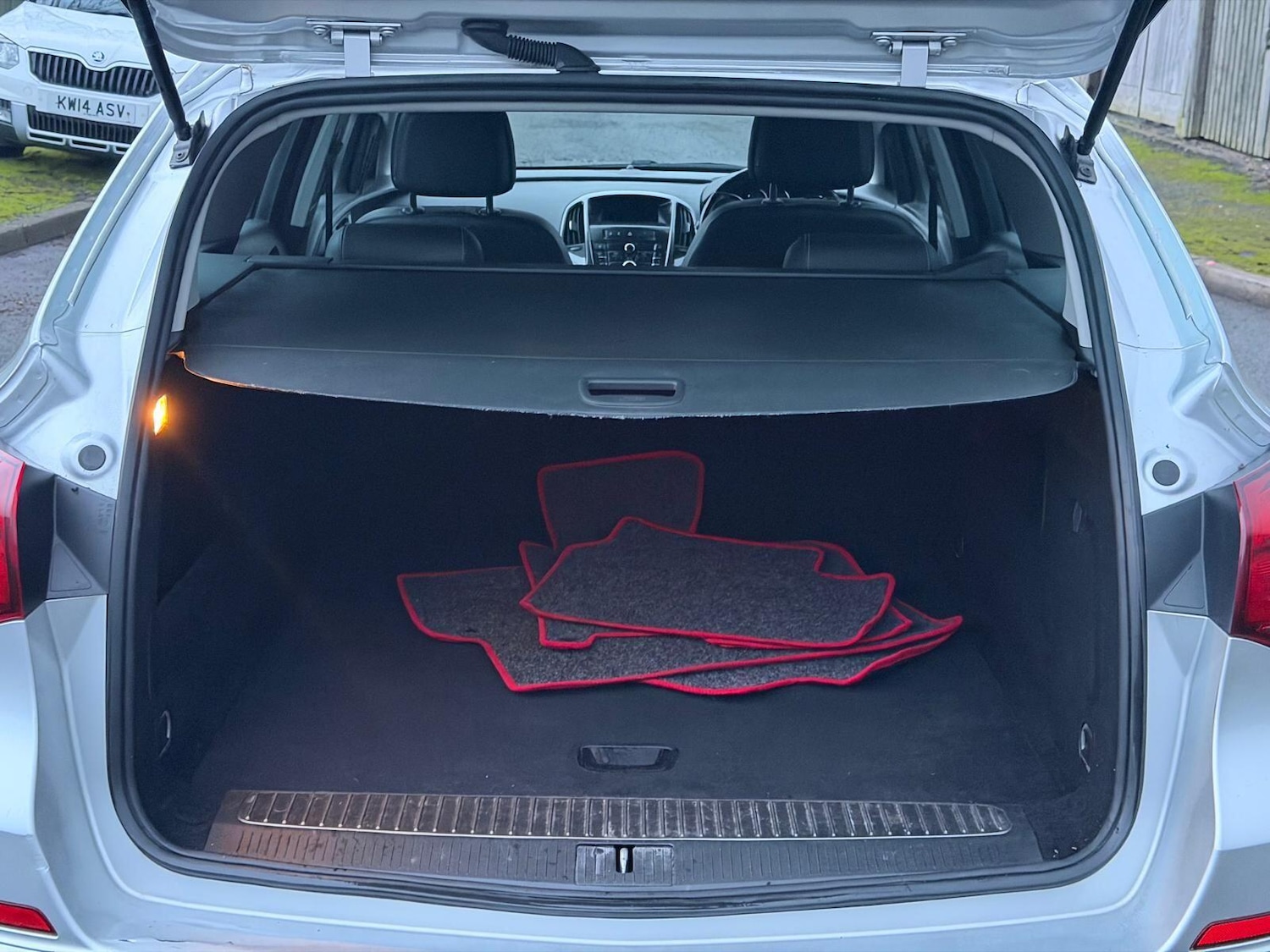 Used Vauxhall Astra 2013 for sale - 77321105: Photo 36