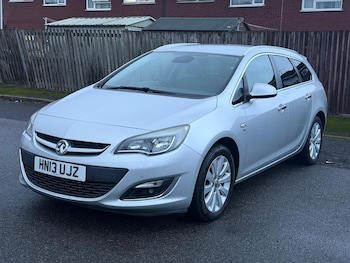 Used Vauxhall Astra 2013 for sale - 77321105: Photo