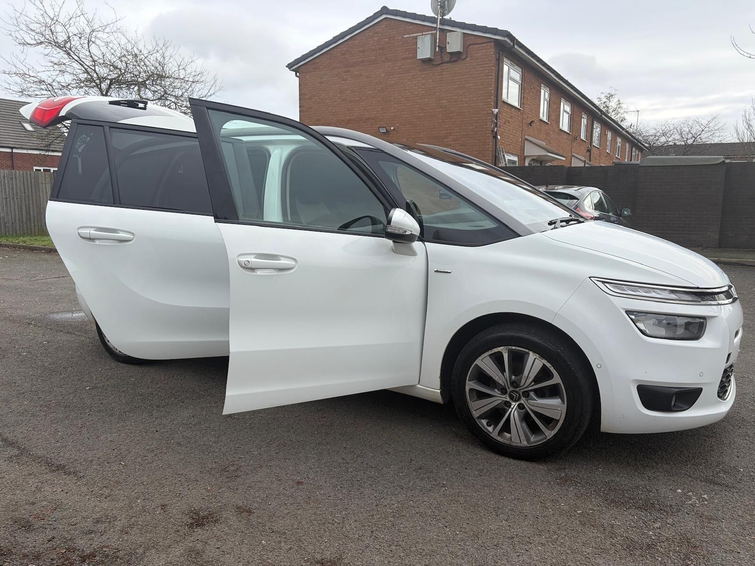 Used Citroen Grand C4 Picasso for sale - 77682837: Photo 2