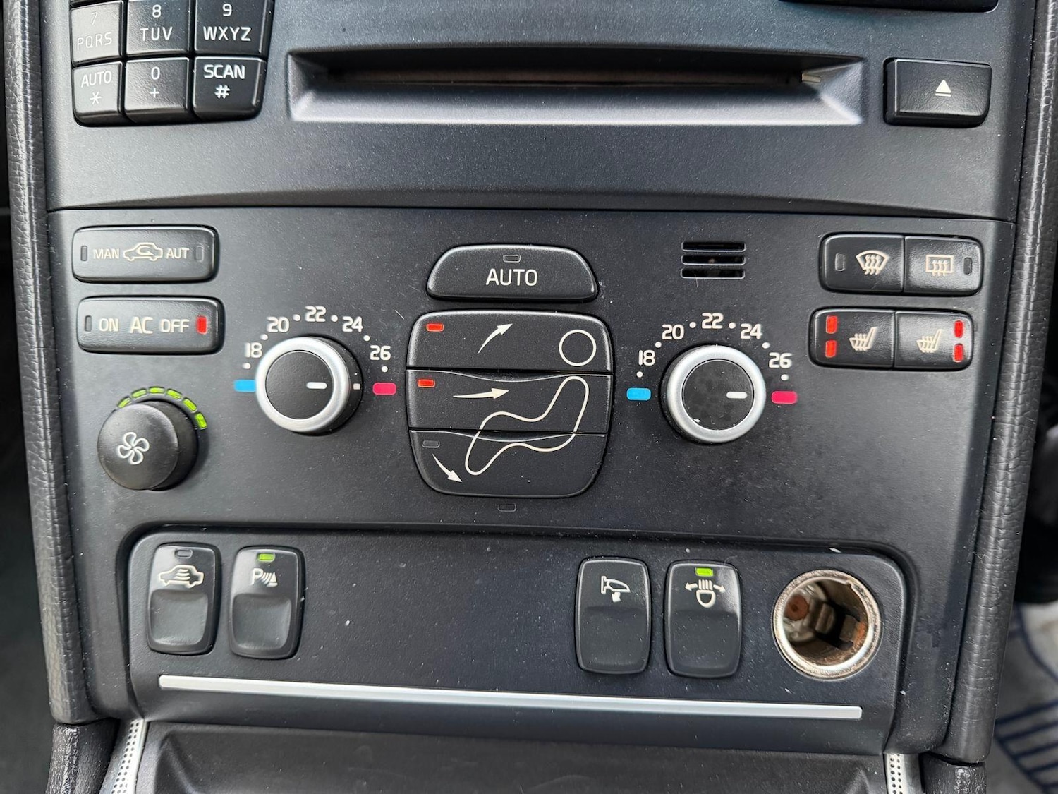 Used Volvo XC90 2009 for sale - 77057336: Photo 26