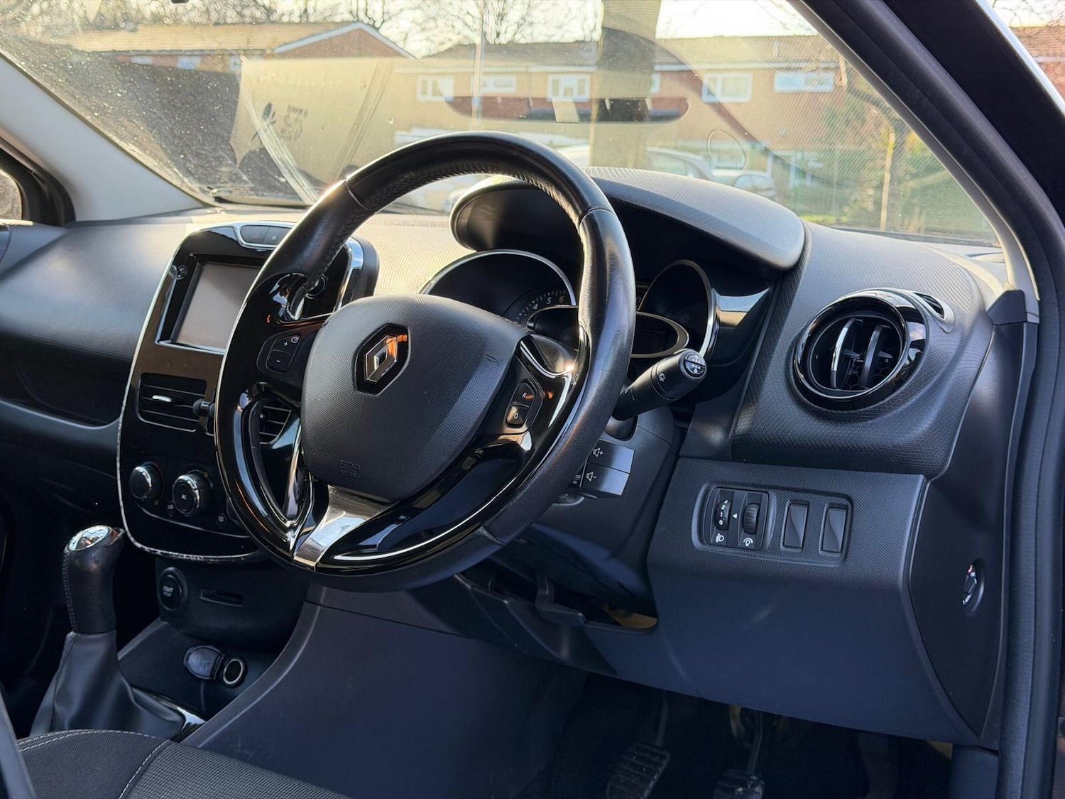 Used Renault Clio 2014 for sale - 77237858: Photo 11