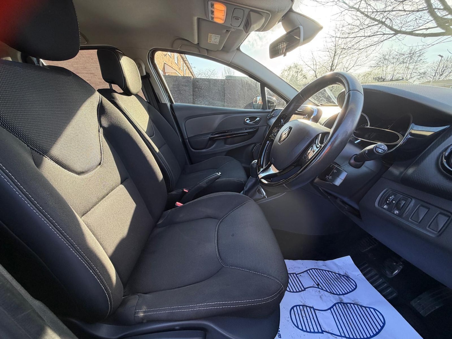 Used Renault Clio 2014 for sale - 77237858: Photo 16