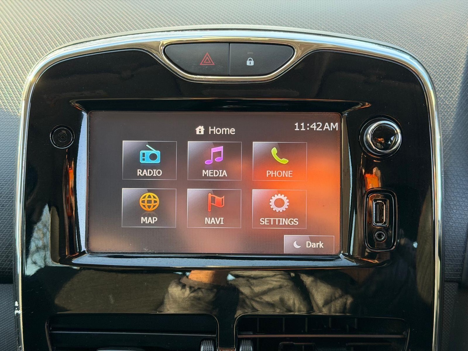 Used Renault Clio 2014 for sale - 77237858: Photo 32