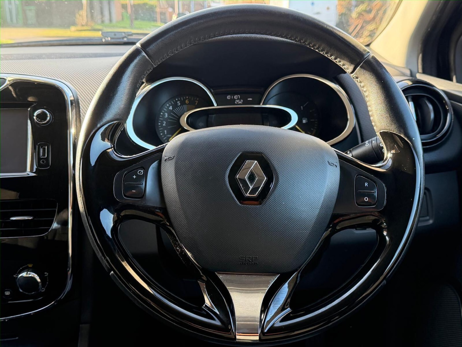 Used Renault Clio 2014 for sale - 77237858: Photo 36