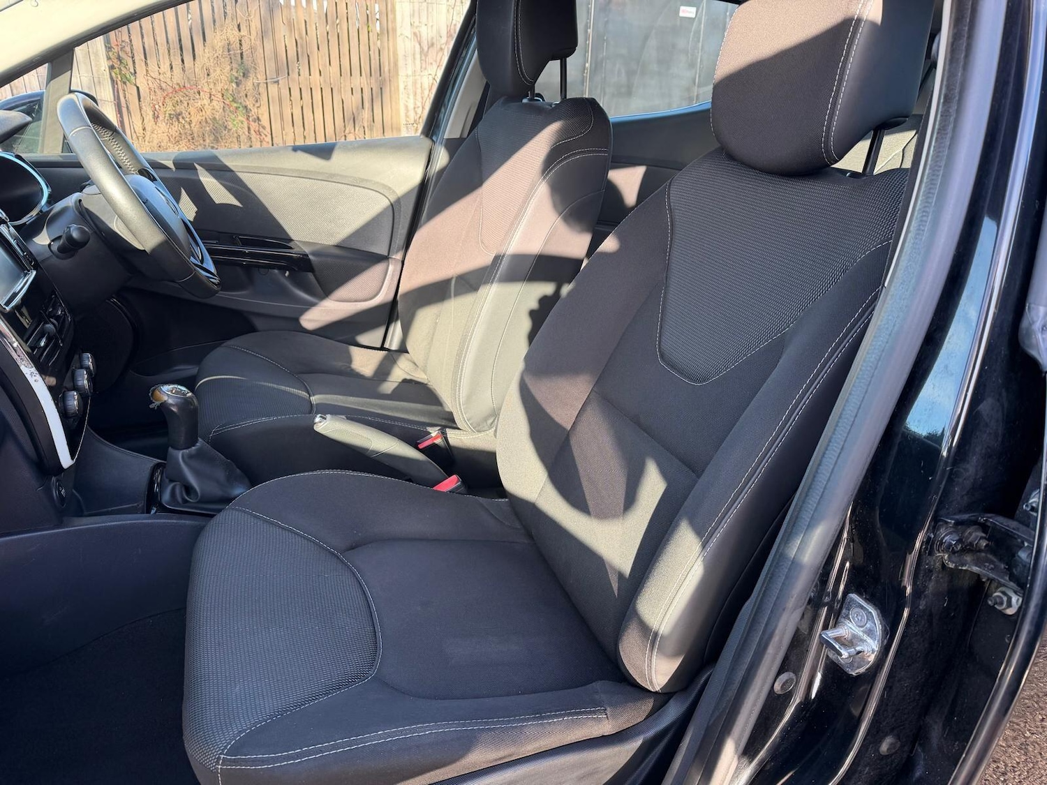 Used Renault Clio 2014 for sale - 77237858: Photo 43