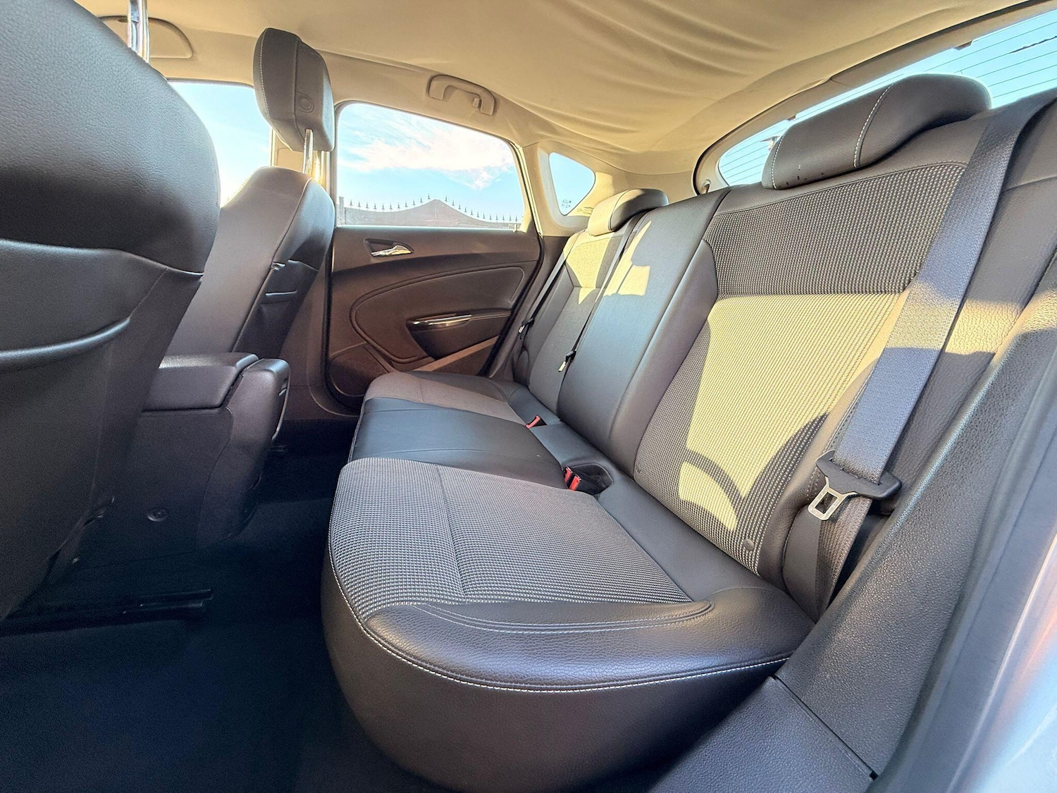 Used Vauxhall Astra 2010 for sale - 78147908: Photo 26