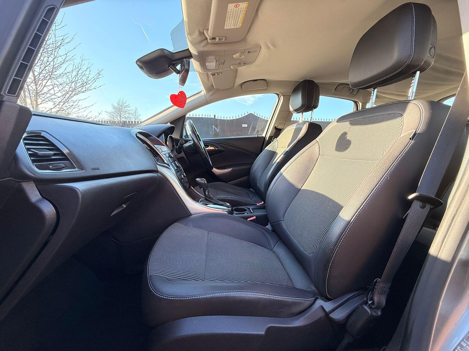 Used Vauxhall Astra 2010 for sale - 78147908: Photo 44