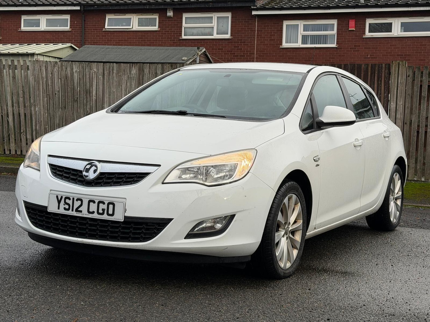 Used Vauxhall Astra 2012 for sale - 77084506: Photo 3